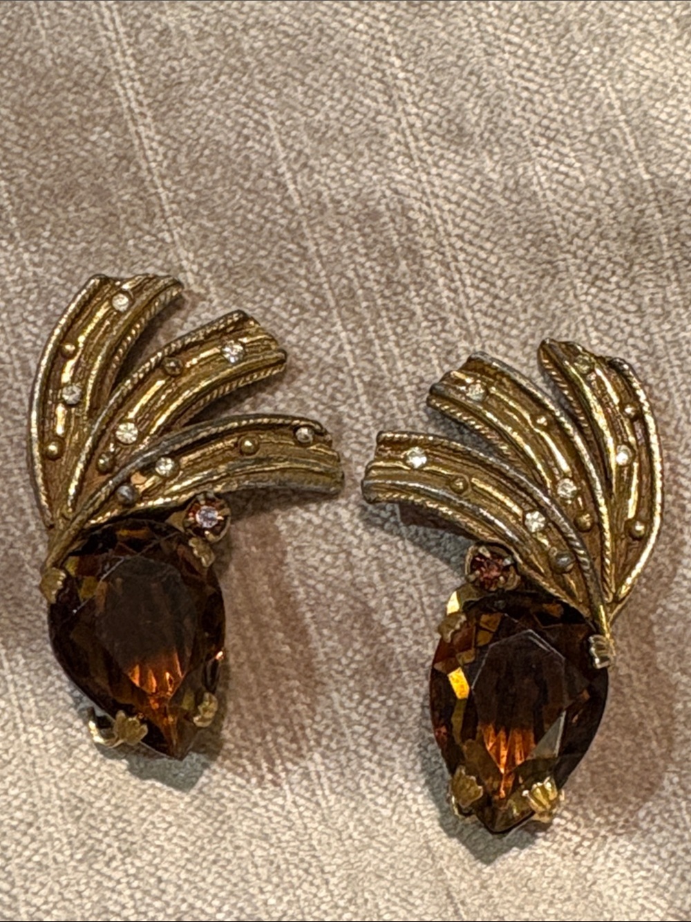 Kramer 1950’s Gold Fan Teardrop Earrings with Brown Topaz Crystals